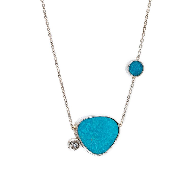 Velorra turquoise necklace detail close up